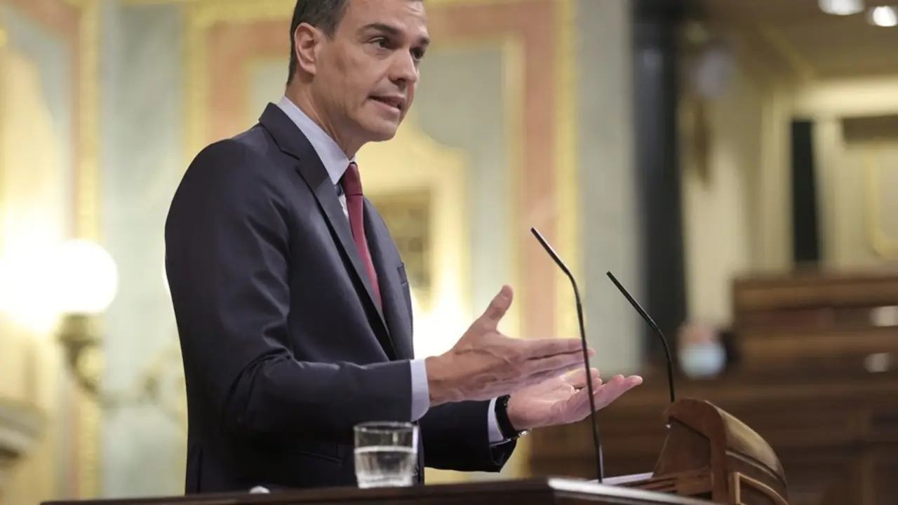 El presidente del Gobierno, Pedro S&aacute;nchez, interviene en una sesi&oacute;n de control al Gobierno en el Congreso de los Diputados, a 30 de junio de 2021, en Madrid, (Espa&ntilde;a)