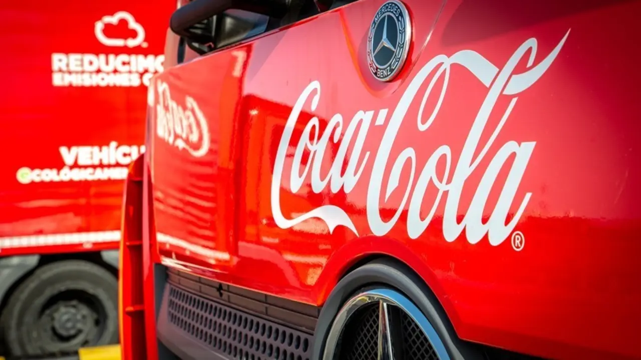 Archivo - Cami&oacute;n de Coca-Cola