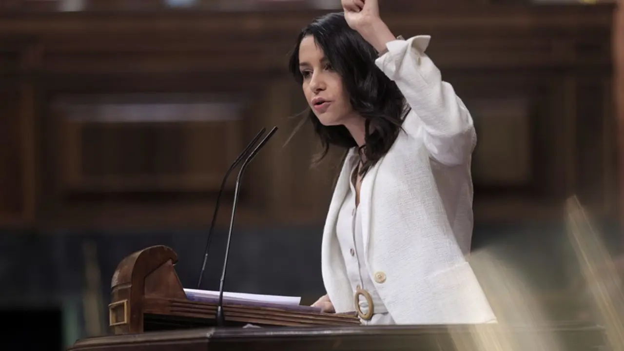La presidenta de Ciudadanos, In&eacute;s Arrimadas, en la tribuna del Congreso de los Diputados.