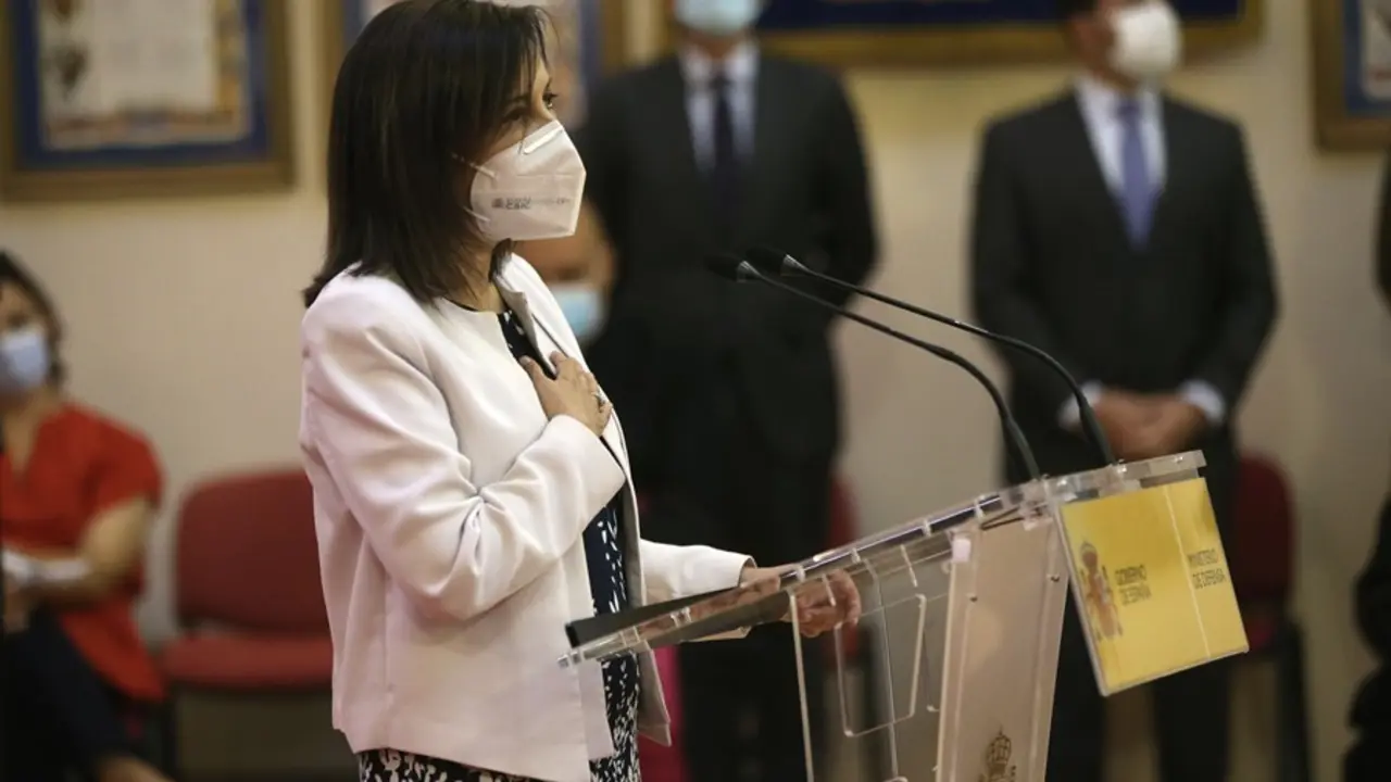 La ministra de Defensa, Margarita Robles, interviene durante un acto de homenaje a los militares y miembros de las Fuerzas y Cuerpos de Seguridad del Estado fallecidos en Afganist&aacute;n, a 28 de junio de 2021, en la Escuela de Guerra del Ej&eacute;rcito, en Madrid, 