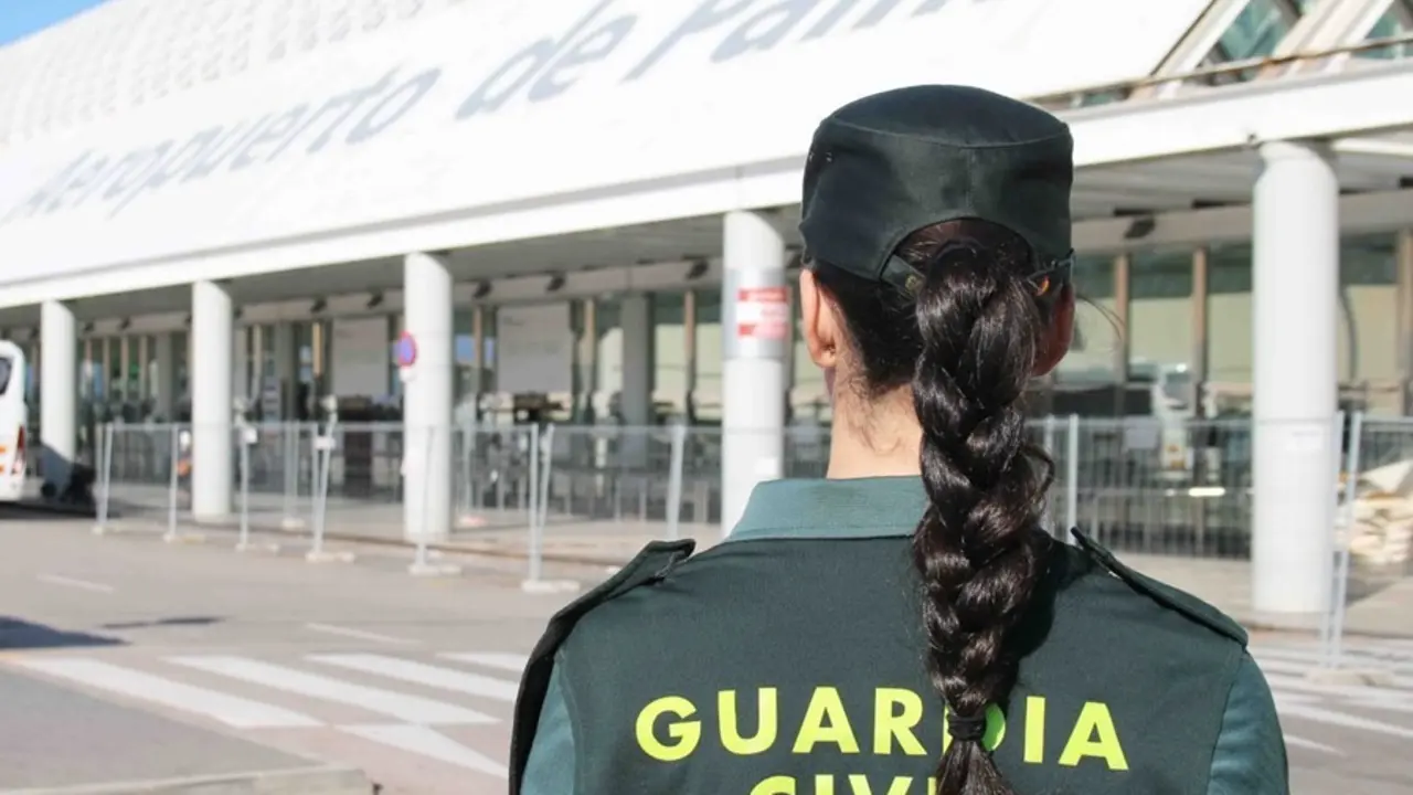 Guardia Civil en el aeropuerto de Palma