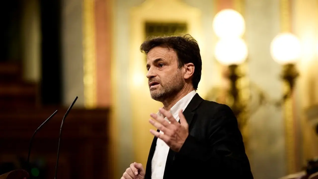 El presidente del grupo parlamentario de Unidas Podemos en el Congreso, Jaume Asens, interviene en una sesi&oacute;n plenaria en el Congreso de los Diputados, a 15 de junio de 2021, en Madrid (Espa&ntilde;a). El Pleno del Congreso debate hoy si abre ya la reforma del C