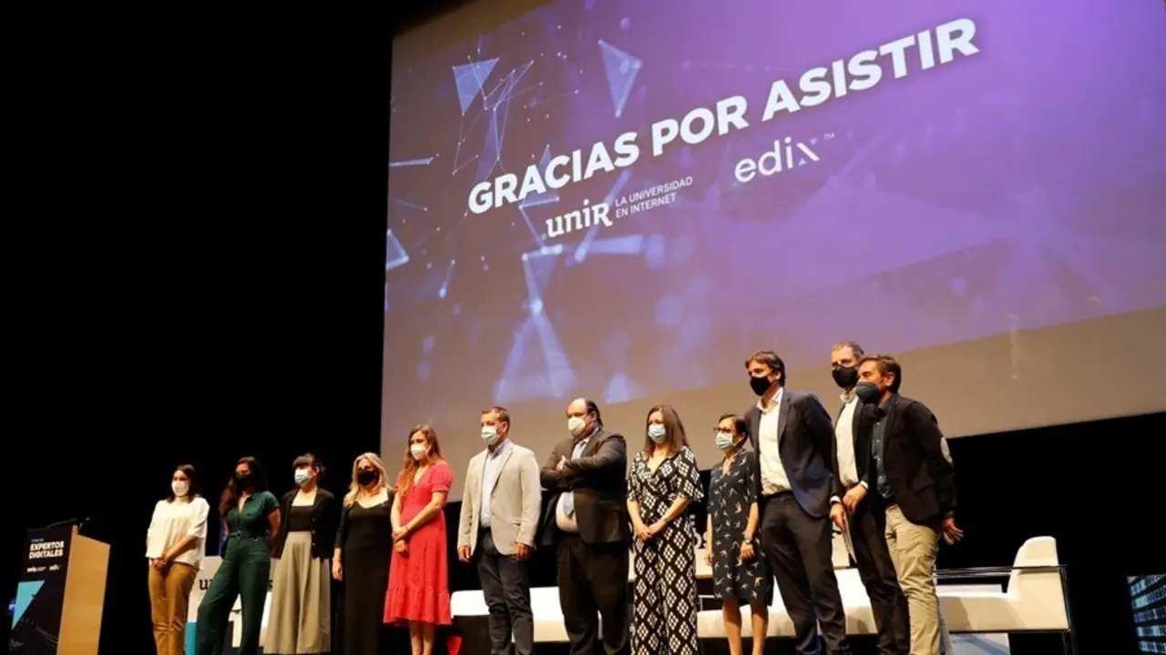 Foto de familia Foro Expertos Digitales