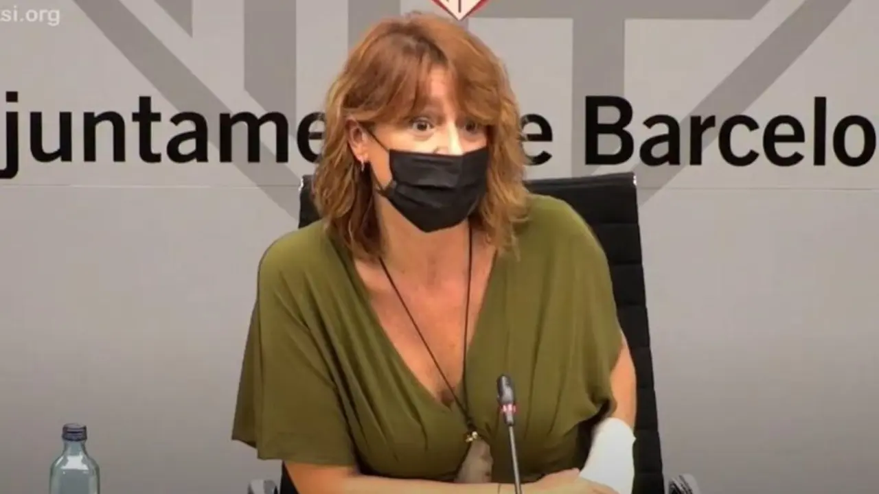 Archivo - La tercera  teniente de alcalde en el Ayuntamiento de Barcelona, Laia Bonet, en una rueda de prensa - Archivo