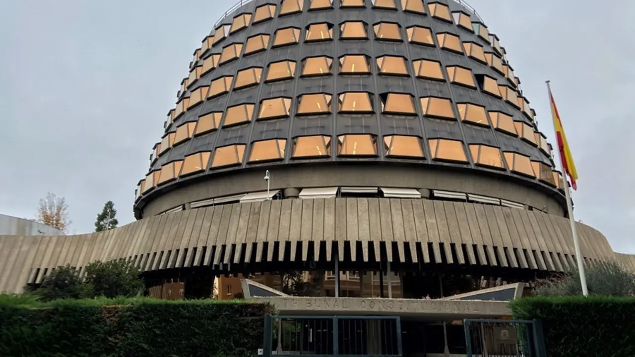 Archivo - Fachada del edificio del Tribunal Constitucional.
