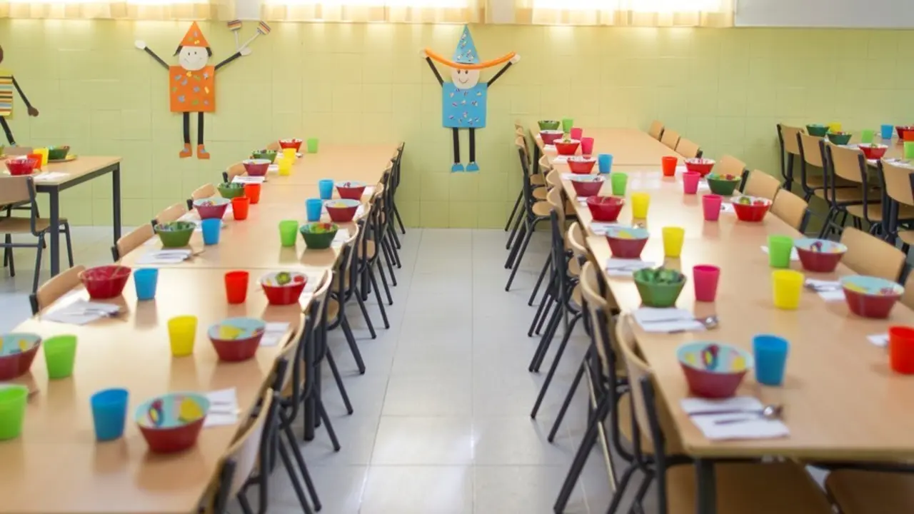 Archivo - Imagen de archivo de un comedor escolar de un colegio de Madrid