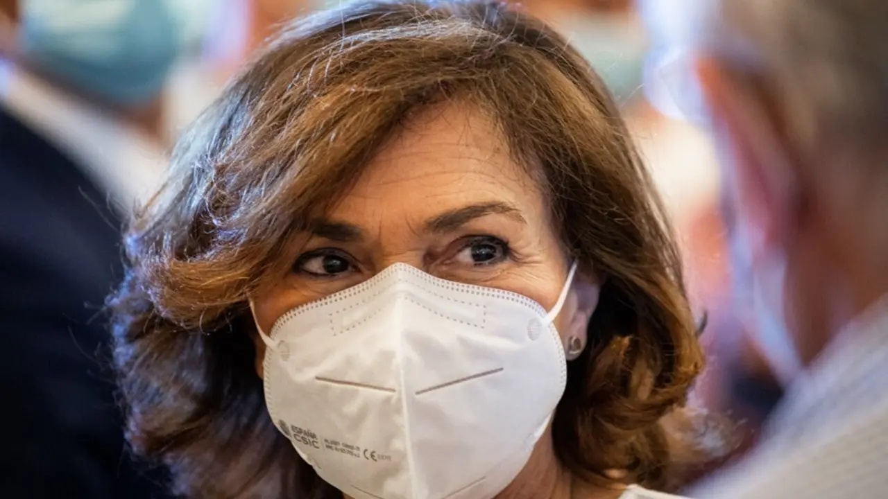 La vicepresidenta primera y ministra de la Presidencia, Relaciones con las Cortes y Memoria Democr&aacute;tica, Carmen Calvo, asiste al acto de entrega del Premio Azor&iacute;n de Novela 2021 en el Hotel Westin Palace, a 28 de junio de 2021, en Madrid, (Espa&ntilde;a)