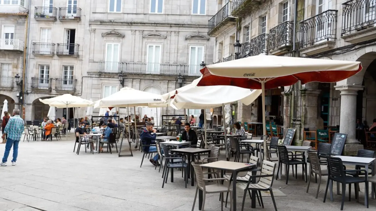 Una terraza de Vigo, a 26 de junio de 2021, en Pontevedra, Galicia.