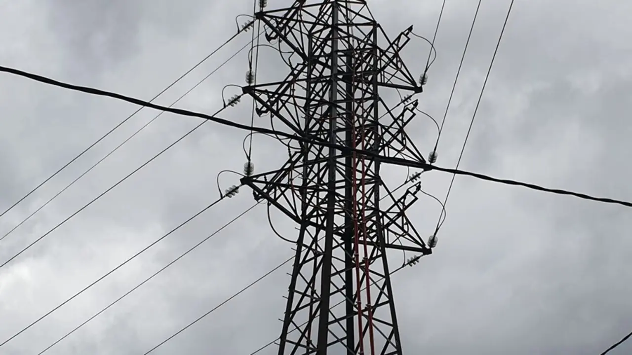 Planta de electricidad. Luz.
