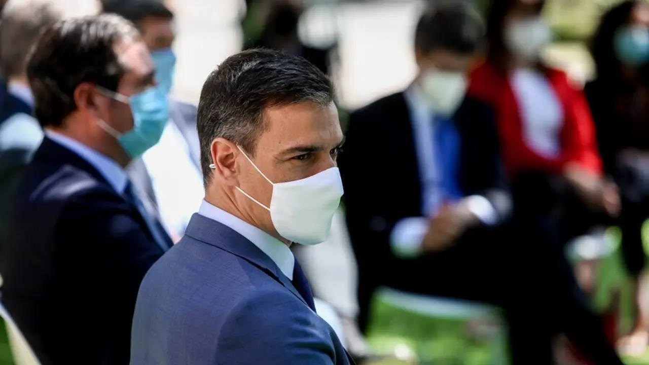 El presidente del Gobierno, Pedro S&aacute;nchez, tras la firma del acuerdo del Ejecutivo nacional con los agentes sociales para reformar las pensiones, a 1 de julio de 2021, en Madrid (Espa&ntilde;a)
