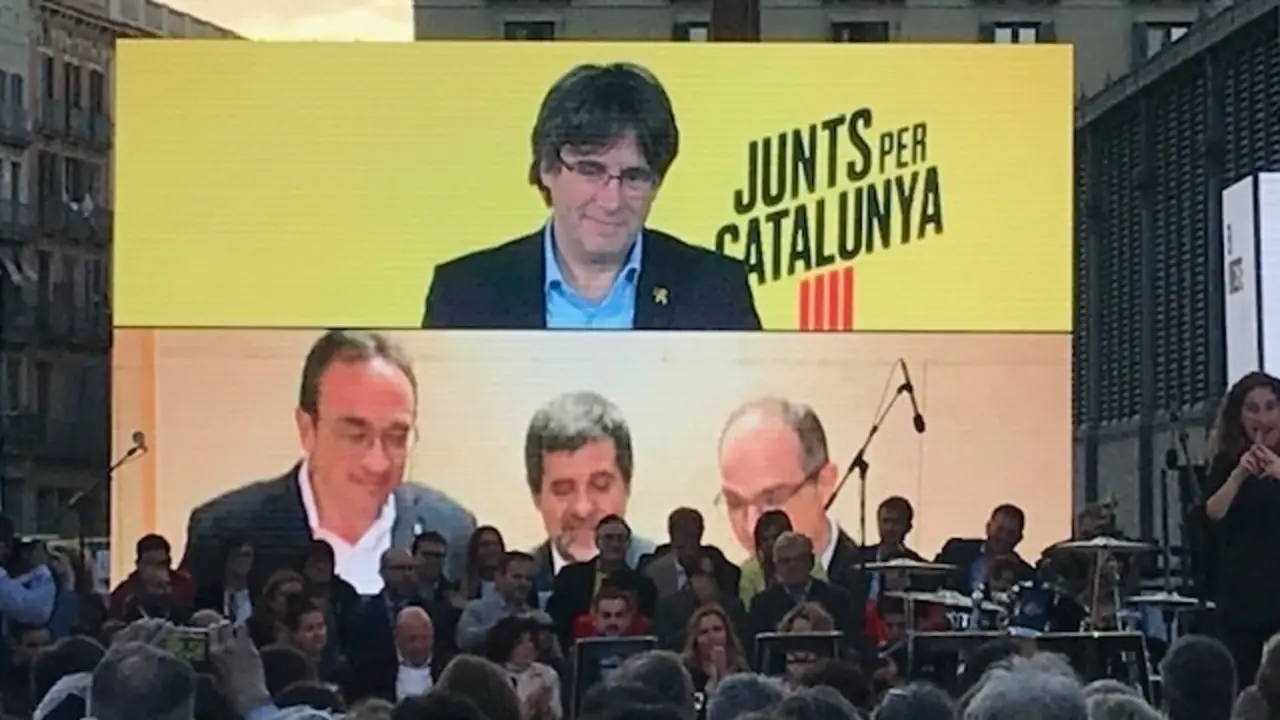 Archivo - Intervencions de Carles Puigdemont, Josep Rull, Jordi S&agrave;nchez i Jordi Turull en l'&uacute;ltim acte de JxCat
