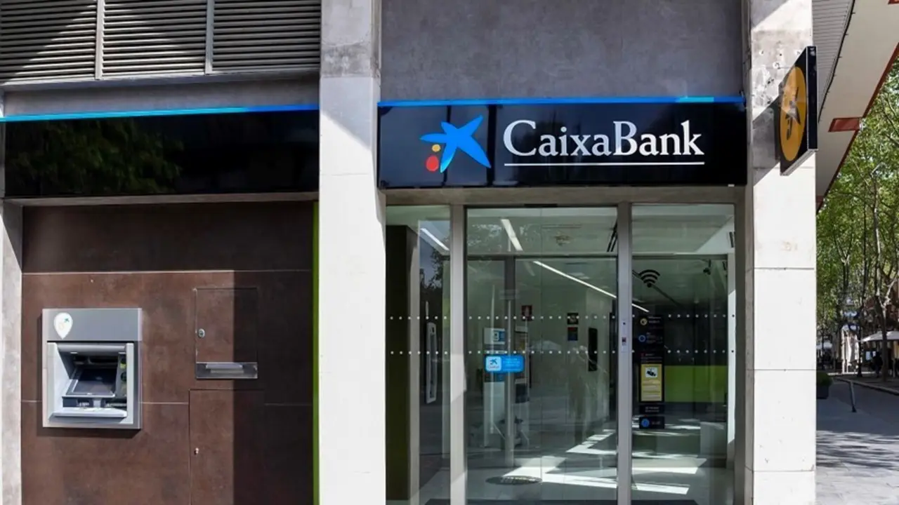 CaixaBank concluye la unificaci&oacute;n de la marca en la red de oficinas