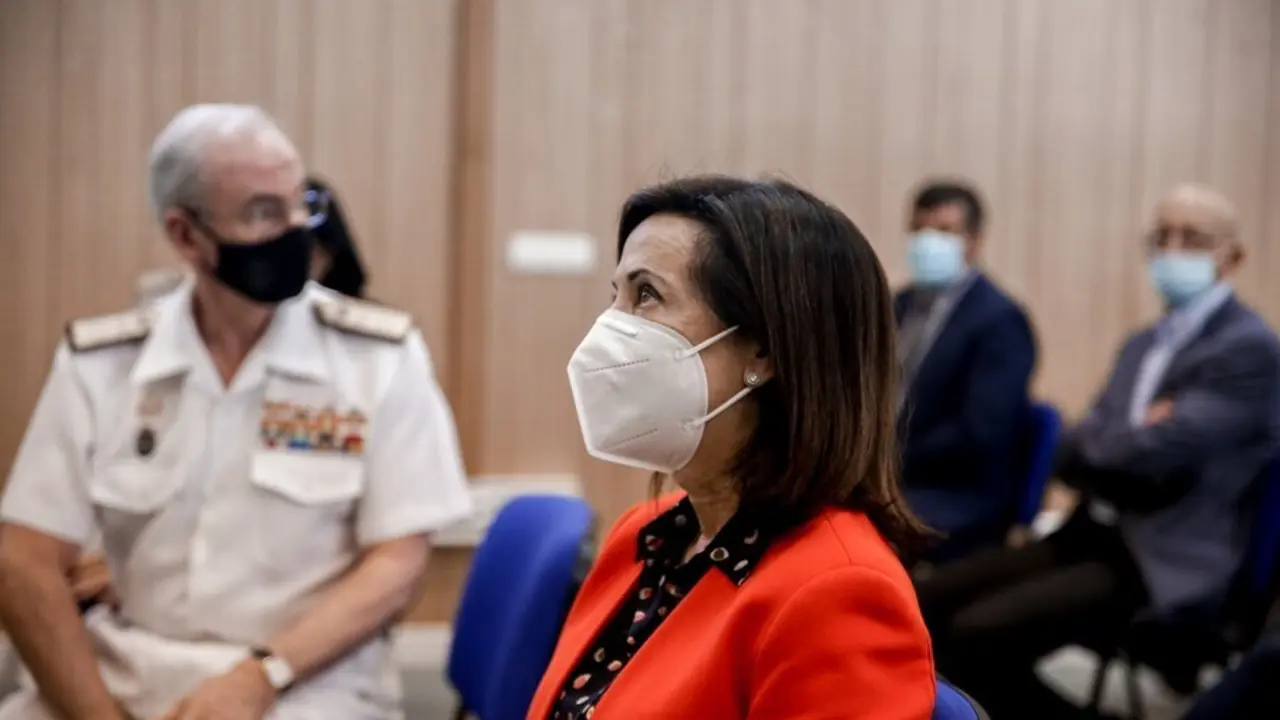La ministra de Defensa, Margarita Robles, durante la sesi&oacute;n informativa '1981- 2021: 40 a&ntilde;os de compromiso y participaci&oacute;n activa en la OTAN', en la Base de Retamares, a 2 de julio de 2021, en Pozuelo de Alarc&oacute;n, Madrid (Espa&ntilde;a). 