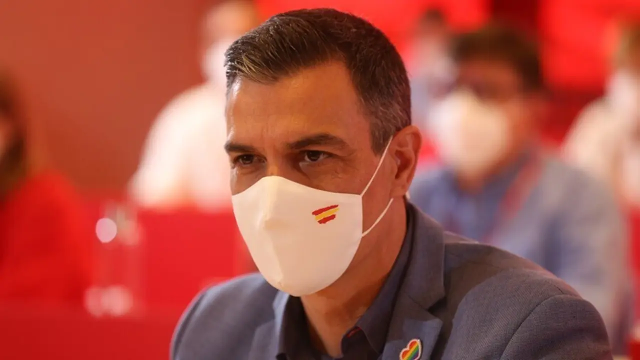El presidente del Gobierno, Pedro S&aacute;nchez, durante una reuni&oacute;n de los componentes del Comit&eacute; Federal del PSOE, a 3 de julio de 2021, en Madrid, (Espa&ntilde;a). Esta reuni&oacute;n ordinaria, compuesta por el m&aacute;ximo &oacute;rgano de decisi&oacute;n del Partido Socialista, gira en to