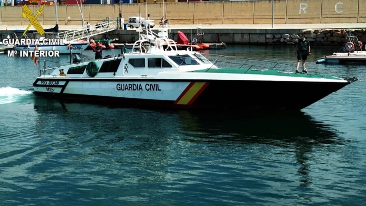 Embarcaci&oacute;n de la Guardia Civil