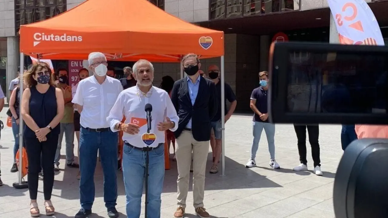 Carrizosa acusa a Junqueras de "seguir con mentalidad totalitaria" por defender la multilateralidad.