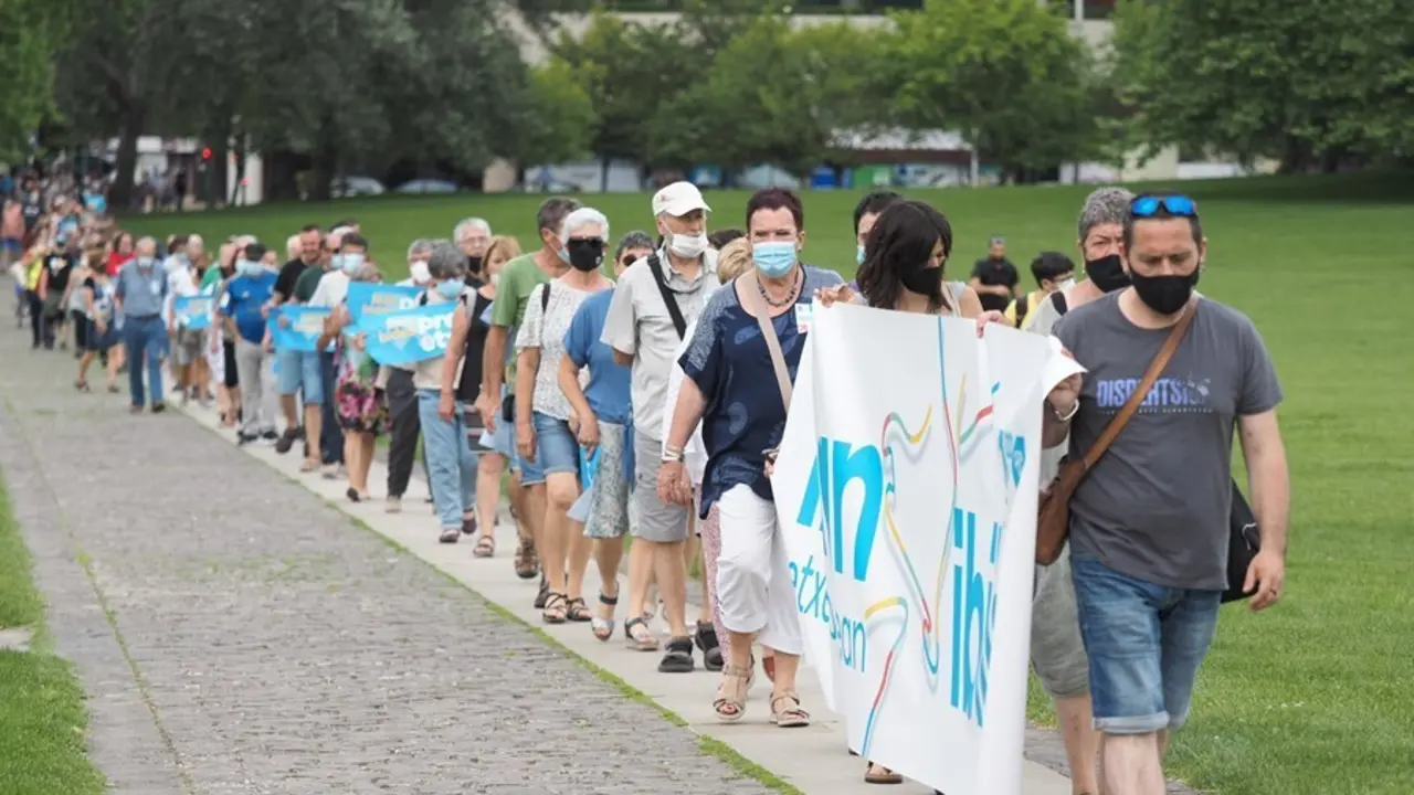 Manifestaci&oacute;n de Sare en Pamplona para pedir que "se acabe totalmente" con la dispersi&oacute;n de los presos de ETA
