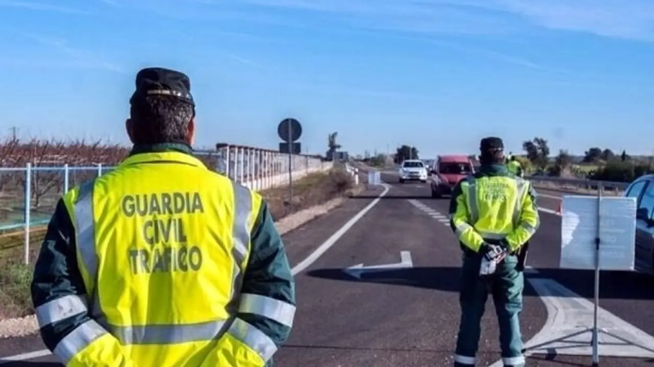 Archivo - Rdo. Nota De Prensa Guardia Civil Trafico (Se Oculta En Su Domicilio Por Conducir De Madrugada Y Sin Permio De Conducci&oacute;n)