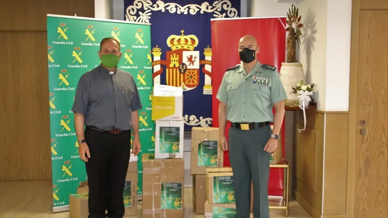 La Guardia Civil de Navarra y el Ej&eacute;rcito han realizado una campa&ntilde;a solidaria de recogida de gafas
