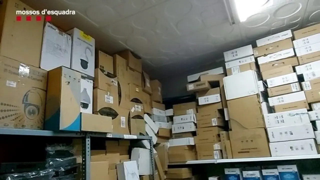 Almac&eacute;n con productos robados.