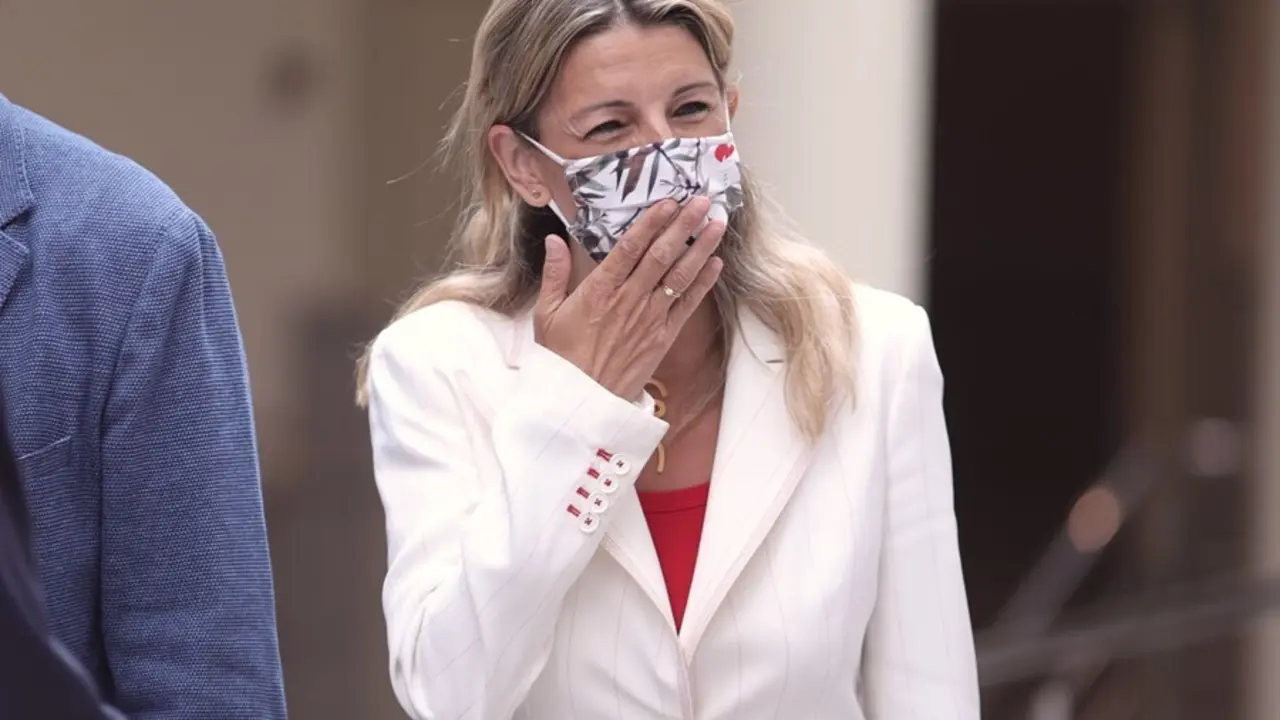 La vicepresidenta Tercera del Gobierno y Ministra de Trabajo y Econom&iacute;a Social, Yolanda D&iacute;az, a su llegada a la comisi&oacute;n de Trabajo, Inclusi&oacute;n, Seguridad Social y Migraciones, a 28 de junio de 2021, en el Senado, Madrid, (Espa&ntilde;a).