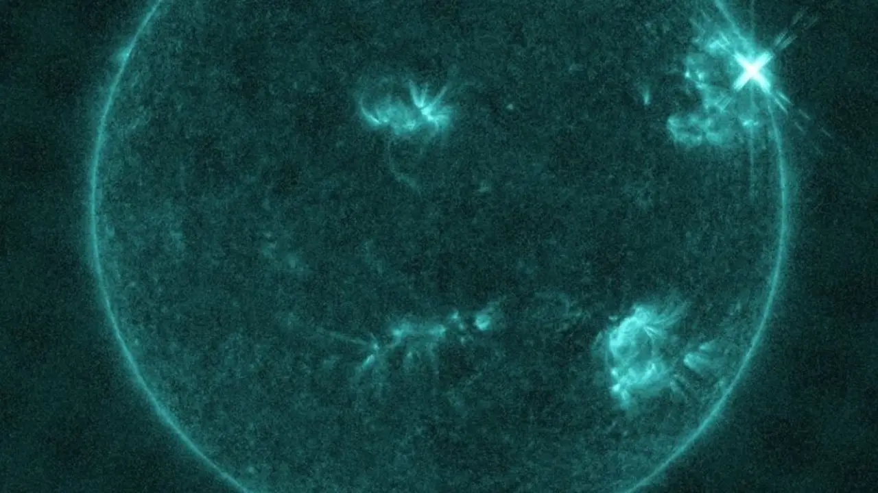 La erupci&oacute;n se aprecia en la parte superior derecha