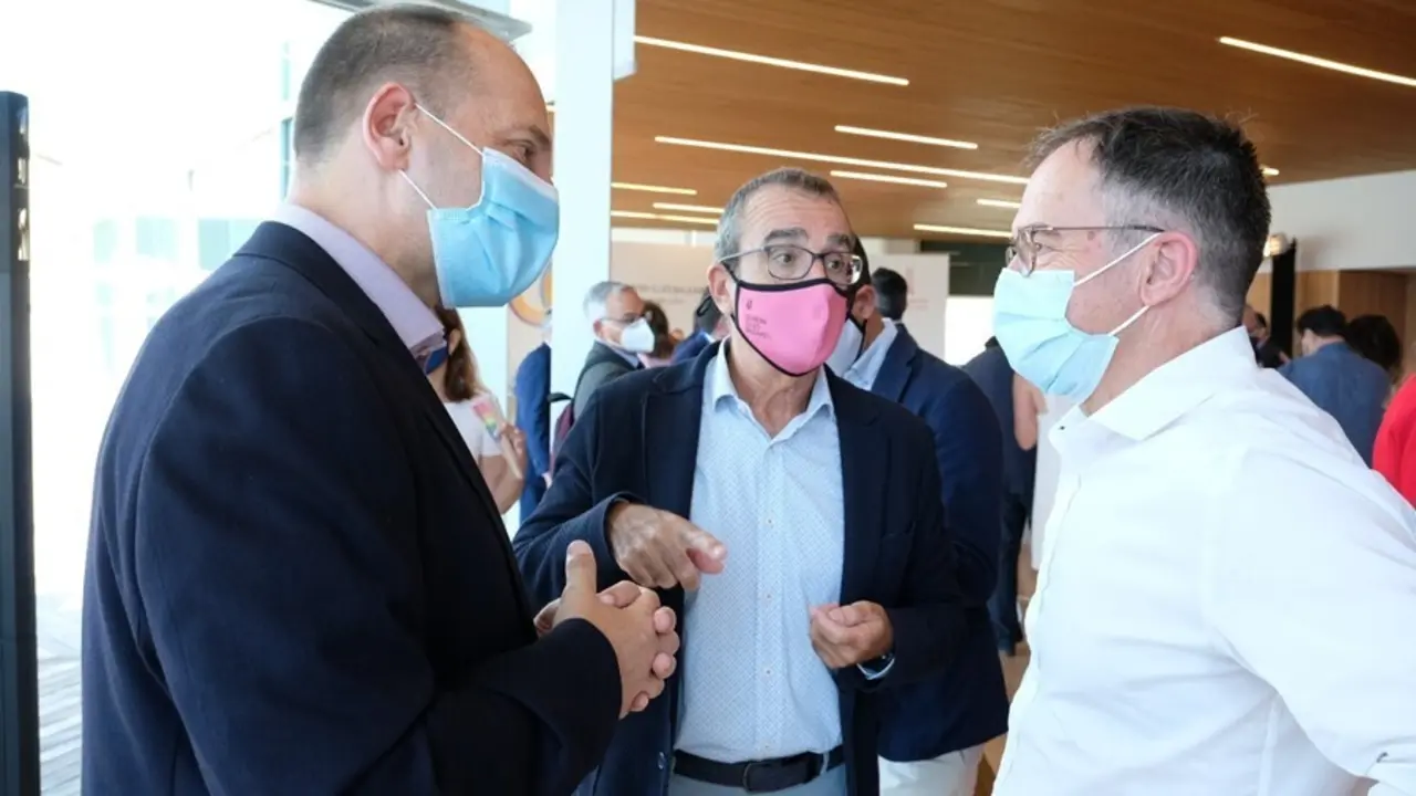El vicepresidente segundo de la Generalitat Valenciana, Rub&eacute;n Mart&iacute;nez Dalmau; el vicepresidente del Govern balear, Juan Pedro Yllanes, y el conseller de Movilidad y Vivienda del Ejecutivo balear, Josep Mar&iacute;.