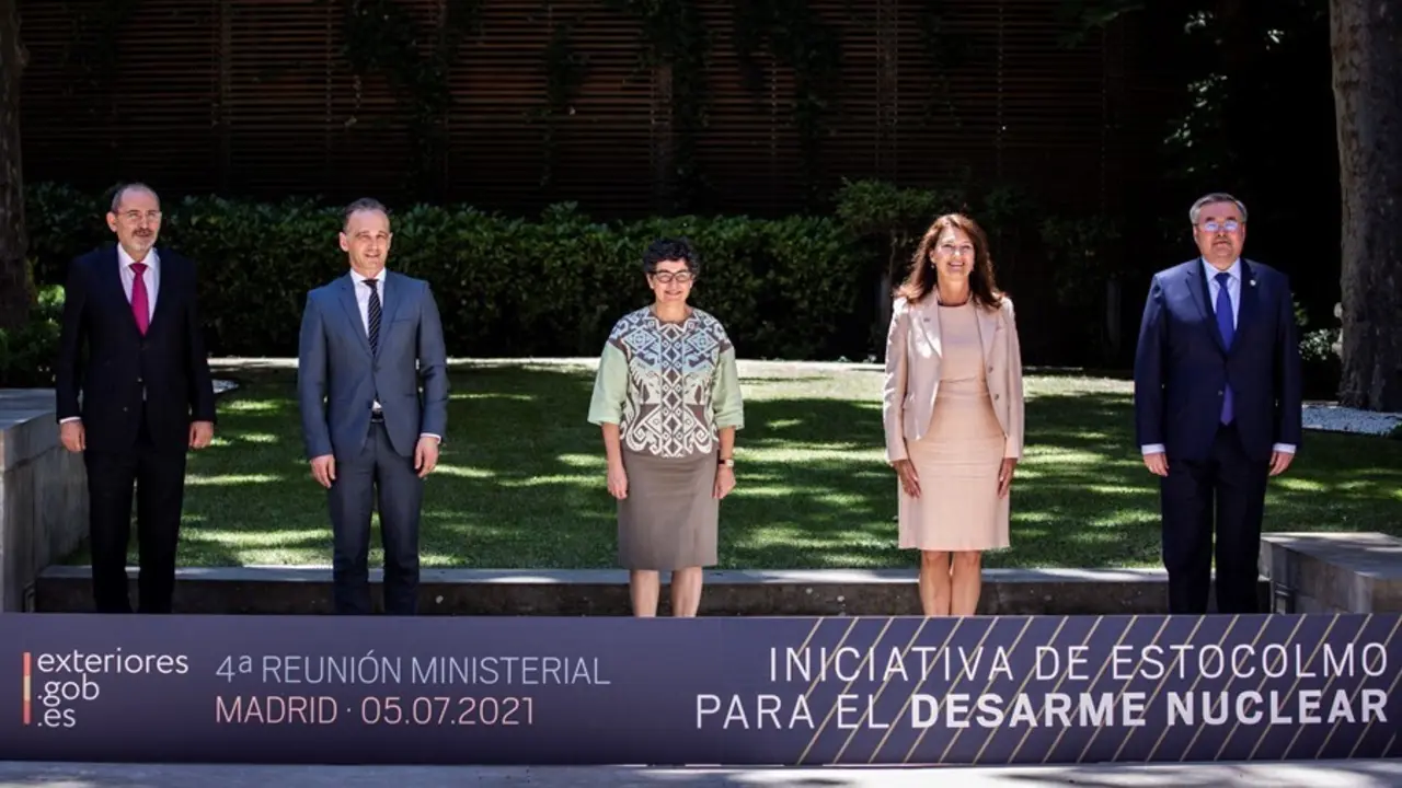 Los ministros de Exteriores de Jordania, Alemania, Espa&ntilde;a, Suecia y Kazajist&aacute;n en la cuarta reuni&oacute;n ministerial de la Iniciativa de Estocolmo para el Desarme Nuclear celebrada en Madrid