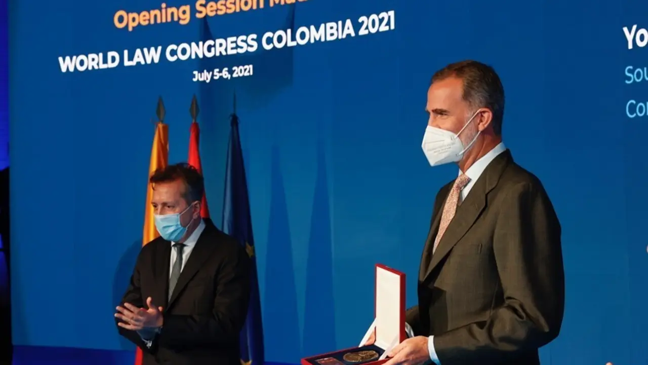 El Rey Felipe VI durante el acto de entrega de las medallas Ruth Bader Ginsburg concedidas por la World Jurist Association (WJA)
