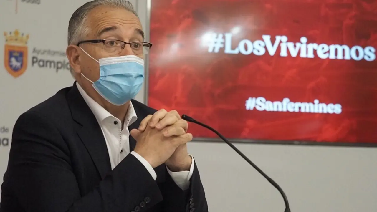 El alcalde de Pamplona, Enrique Maya, presenta una campa&ntilde;a audiovisual sobre los Sanfermines