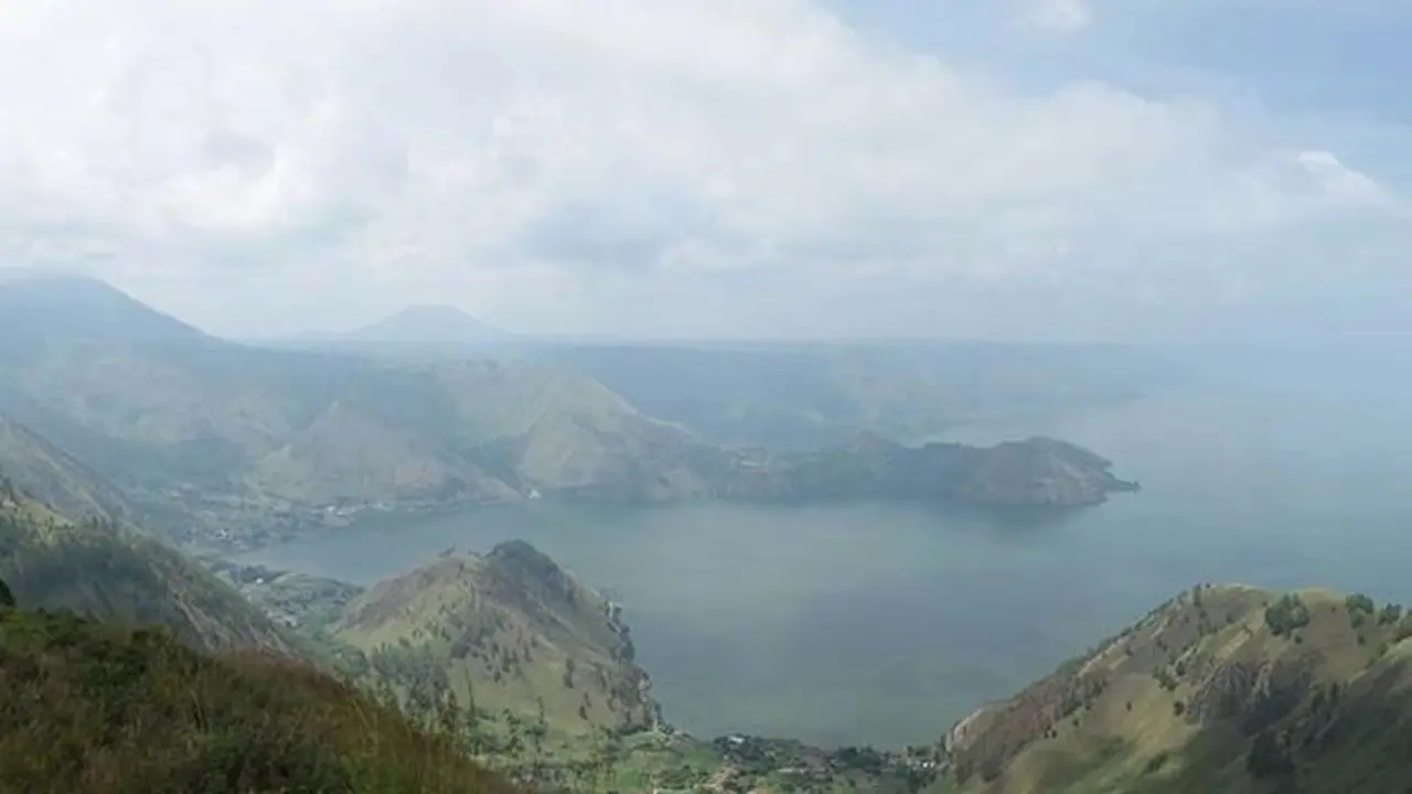 Restos del antiguo volc&aacute;n Toba