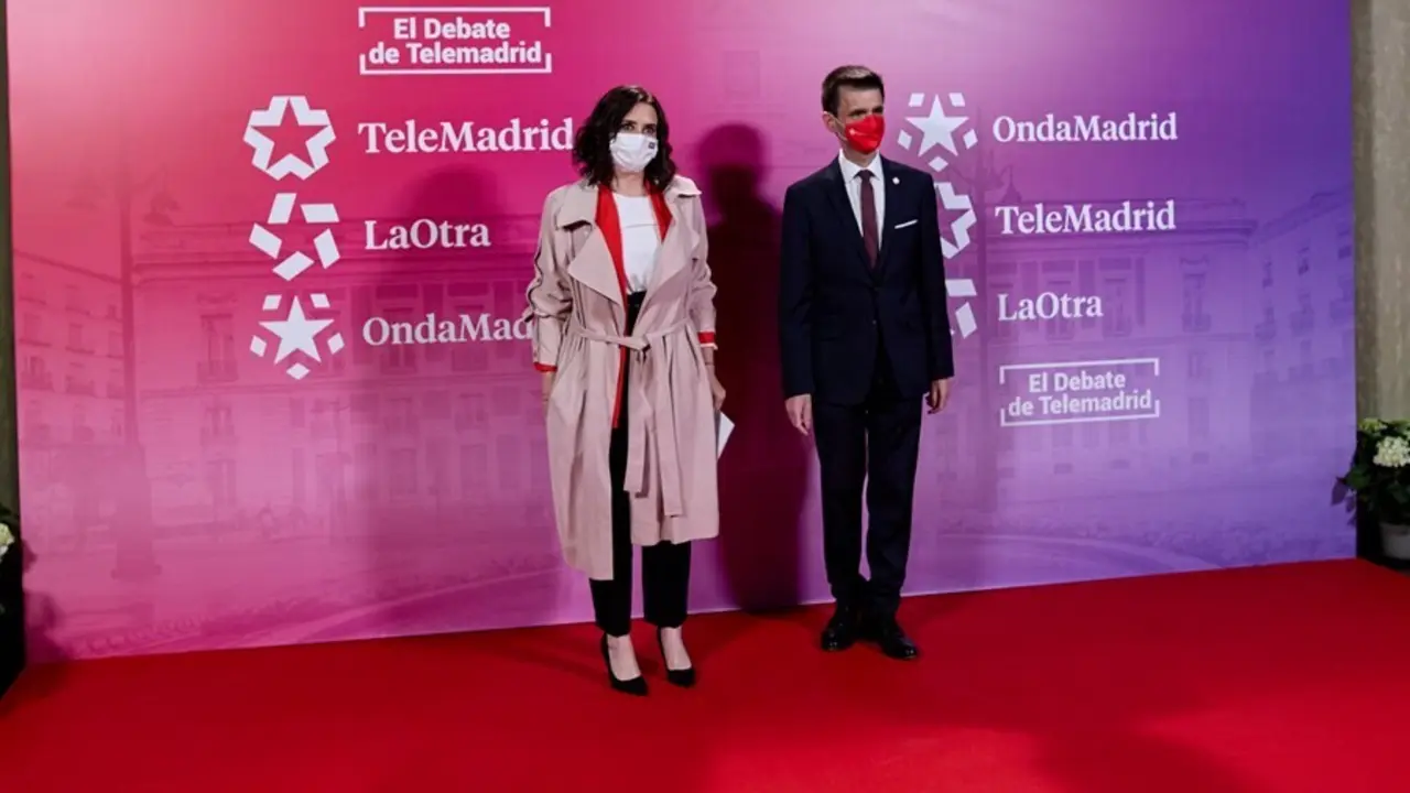 Archivo - La presidenta de la Comunidad de Madrid, Isabel D&iacute;az Ayuso, y el director de Telemadrid, Jos&eacute; Pablo L&oacute;pez