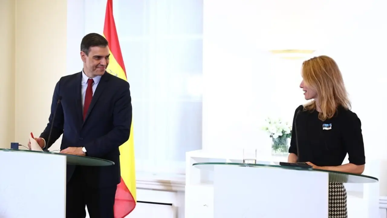 El presidente del Gobierno, Pedro S&aacute;nchez, y la primera ministra de Estonia, Kaja Kallas