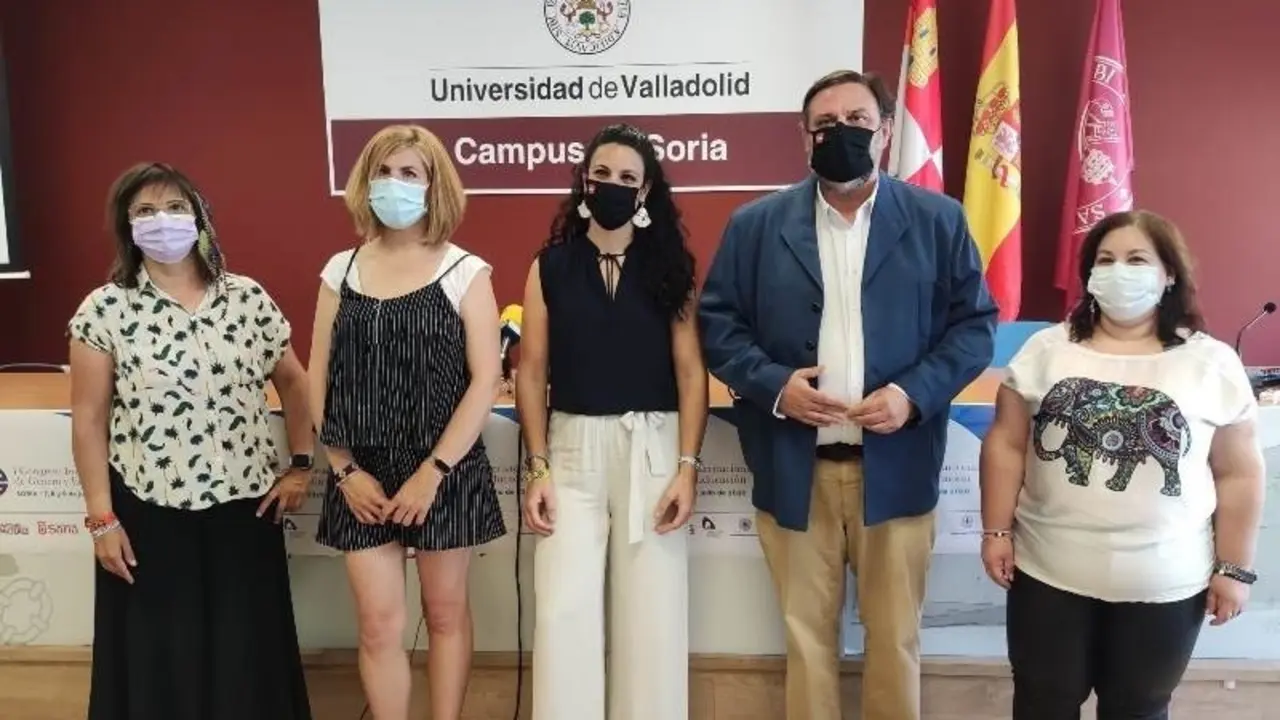 De izda a dcha: Gonzalo, Alvaro, Hamodi, Ruiz y Mu&ntilde;oz presentan el I Congreso de Educaci&oacute;n y G&eacute;nero de Soria