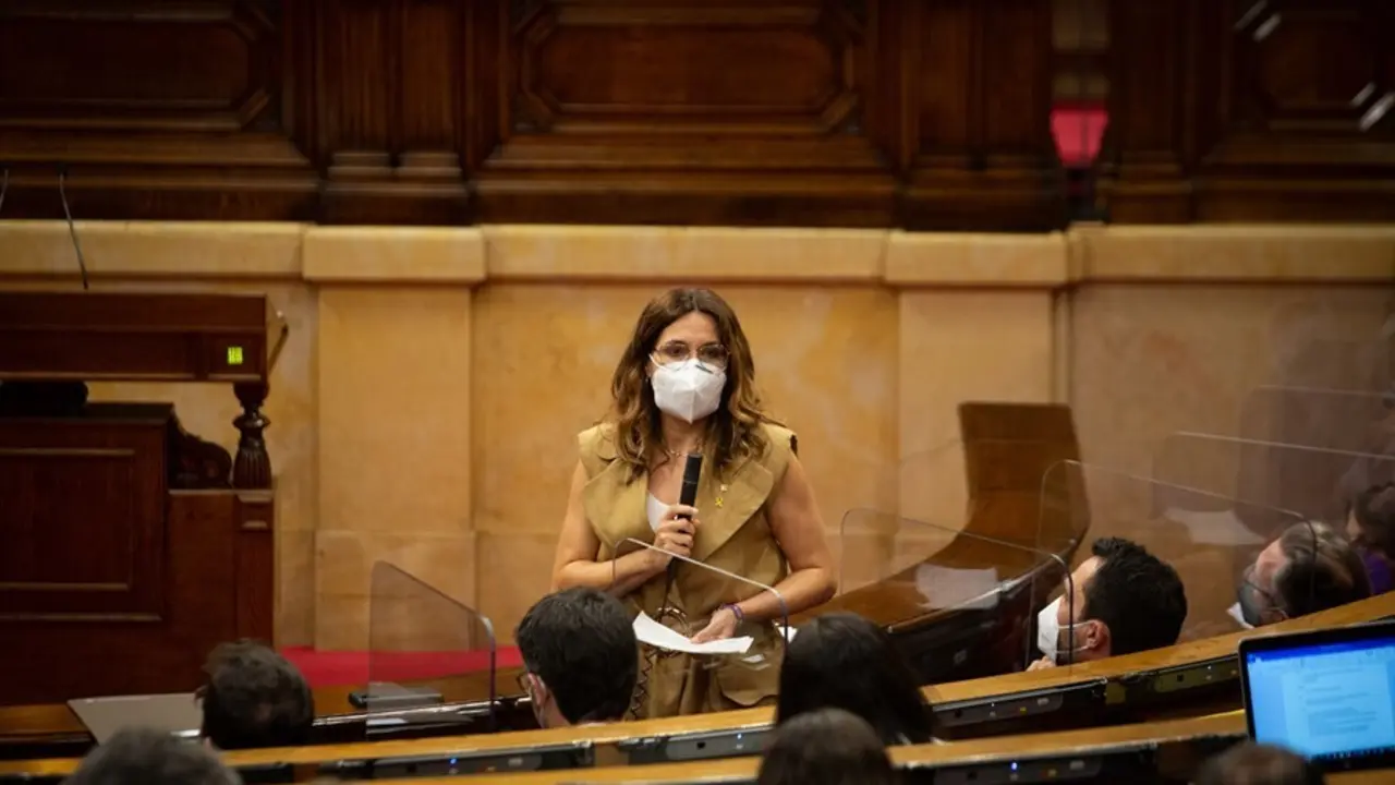 Archivo - La consellera de Presidencia de la Generalitat, Laura Vilagr&agrave;, interviene en la primera sesi&oacute;n de control. Foto de archivo.