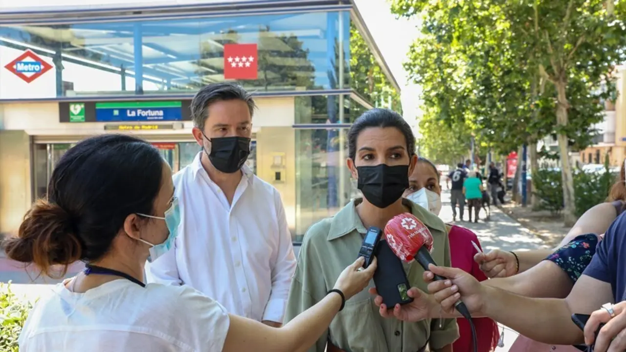 La portavoz de Vox en la Asamblea de Madrid, Roc&iacute;o Monasterio, ofrece declaraciones a los medios de comunicaci&oacute;n.
