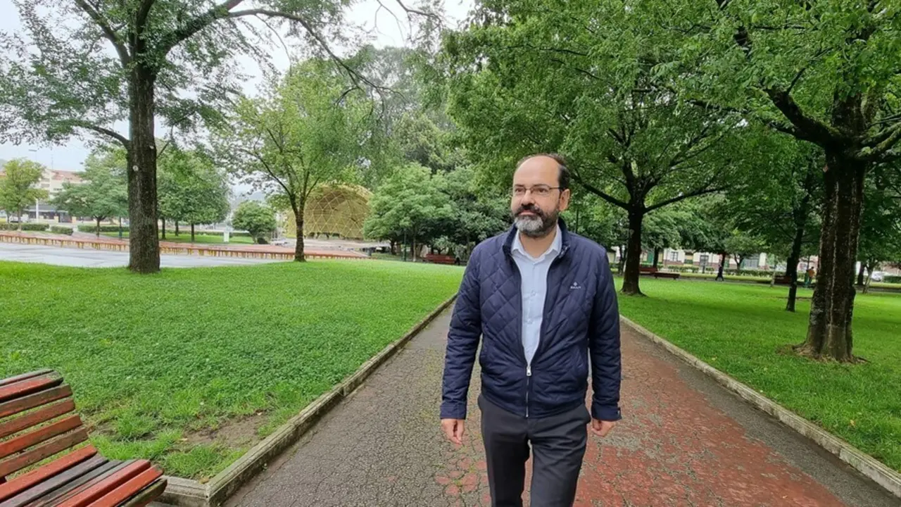 Jos&eacute; Luis Urraca en el parque Manuel Barqu&iacute;n