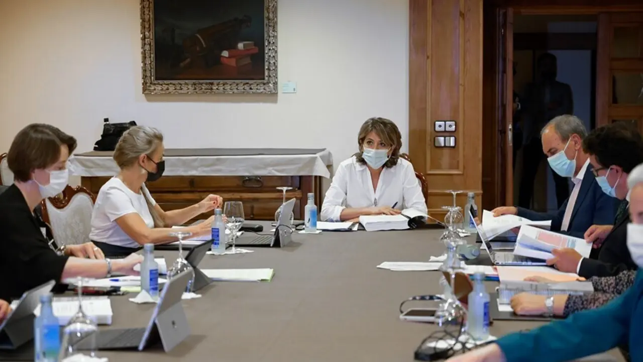 La fiscal general del Estado, Dolores Delgado, preside la reuni&oacute;n del Pleno del Consejo Fiscal en el pazo de Mari&ntilde;&aacute;n.