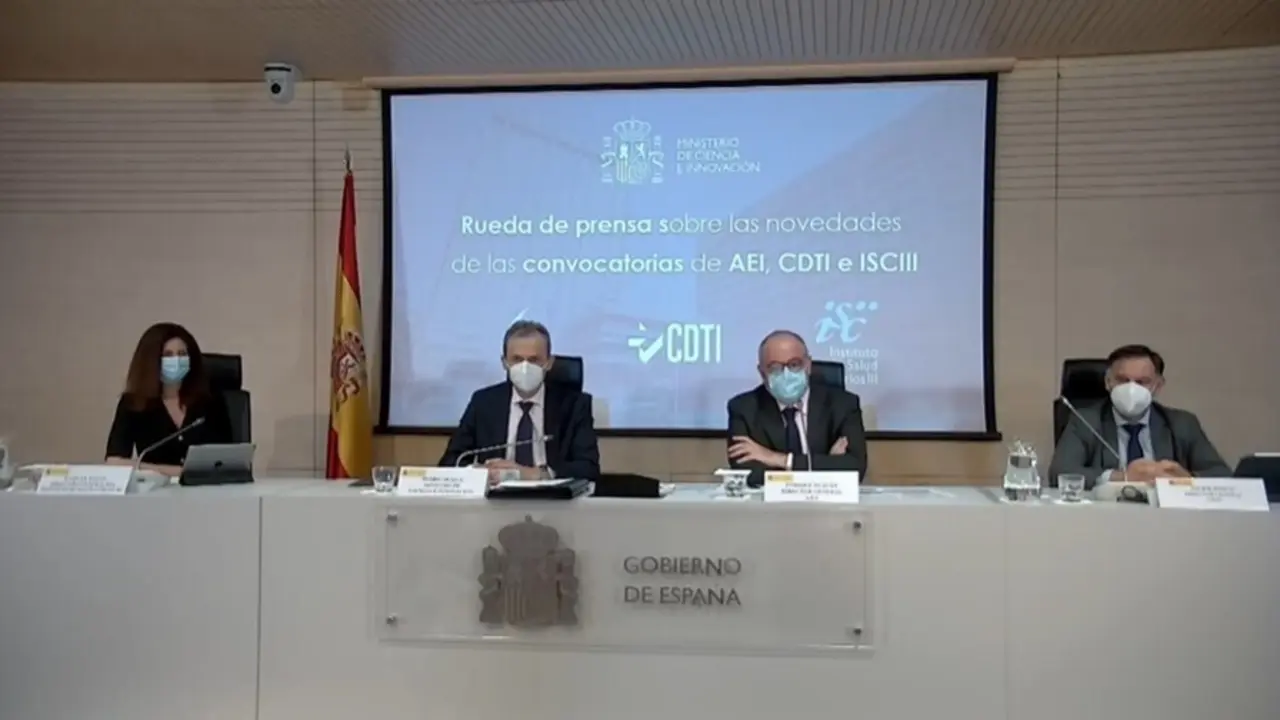 Raquel Yotti (ISCIII); el ministro de Ciencia e Innovaci&oacute;n, Pedro Duque; Enrique Play&aacute;n (AEI); y Javier Ponce (CDTI), en la rueda de prensa de este mi&eacute;rcoles para presentar las principales novedades de las convocatorias de este a&ntilde;o de las tres agencias.