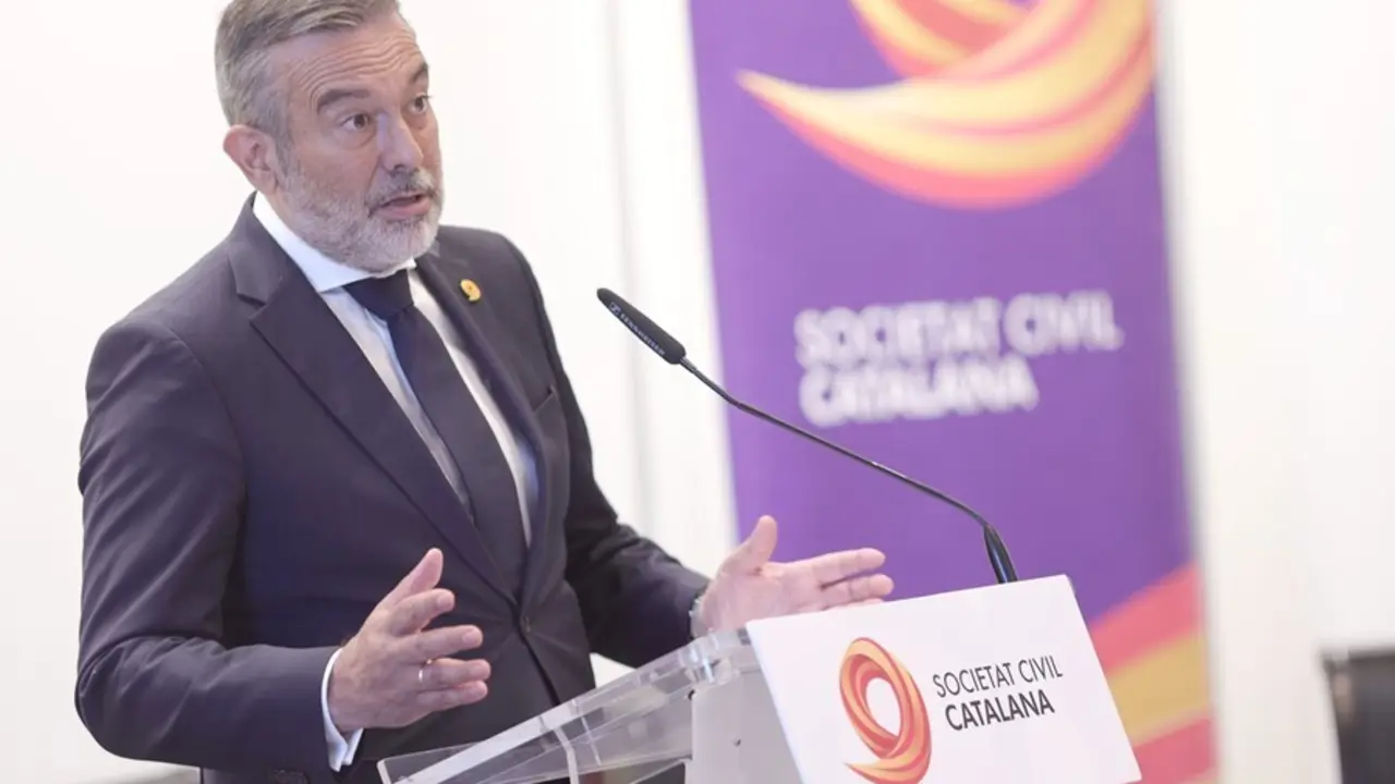 El consejero de Presidencia, Justicia e Interior de la Comunidad de Madrid, Enrique L&oacute;pez, interviene en un encuentro organizado en Madrid por la plataforma Sociedad Civil Catalana, a 7 de julio de 2021, en Madrid, (Espa&ntilde;a). Se trata de una plataforma c&iacute;v