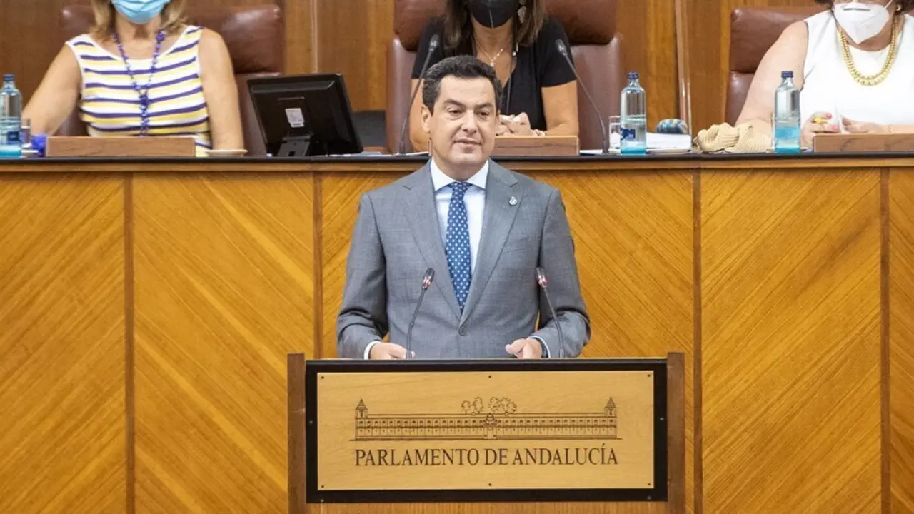 El presidente de la Junta de Andaluc&iacute;a, Juanma Moreno, comparece a petici&oacute;n propia para informar sobre la situaci&oacute;n de Andaluc&iacute;a, a 07 de julio del 2021 en   Sevilla (Andaluc&iacute;a)