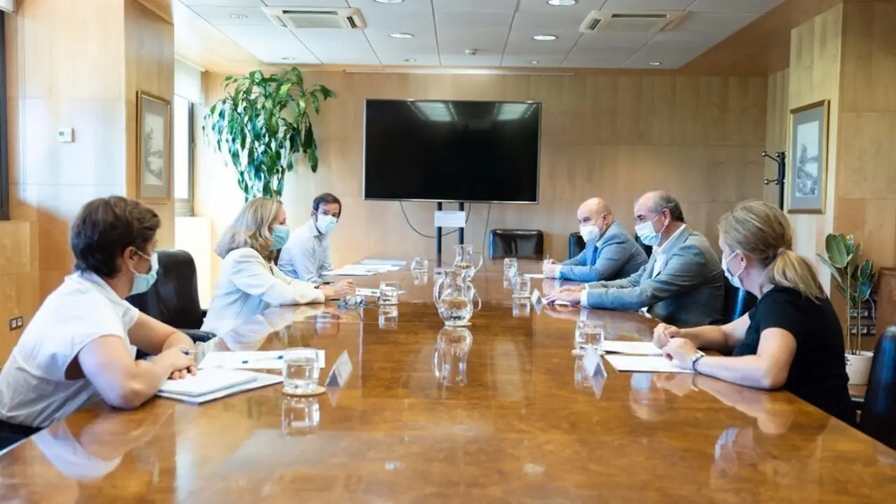 Encuentro entre la Plataforma del Tercer Sector y la ministra de Asuntos Econ&oacute;micos y Transformaci&oacute;n Digital, Nadia Calvi&ntilde;o.