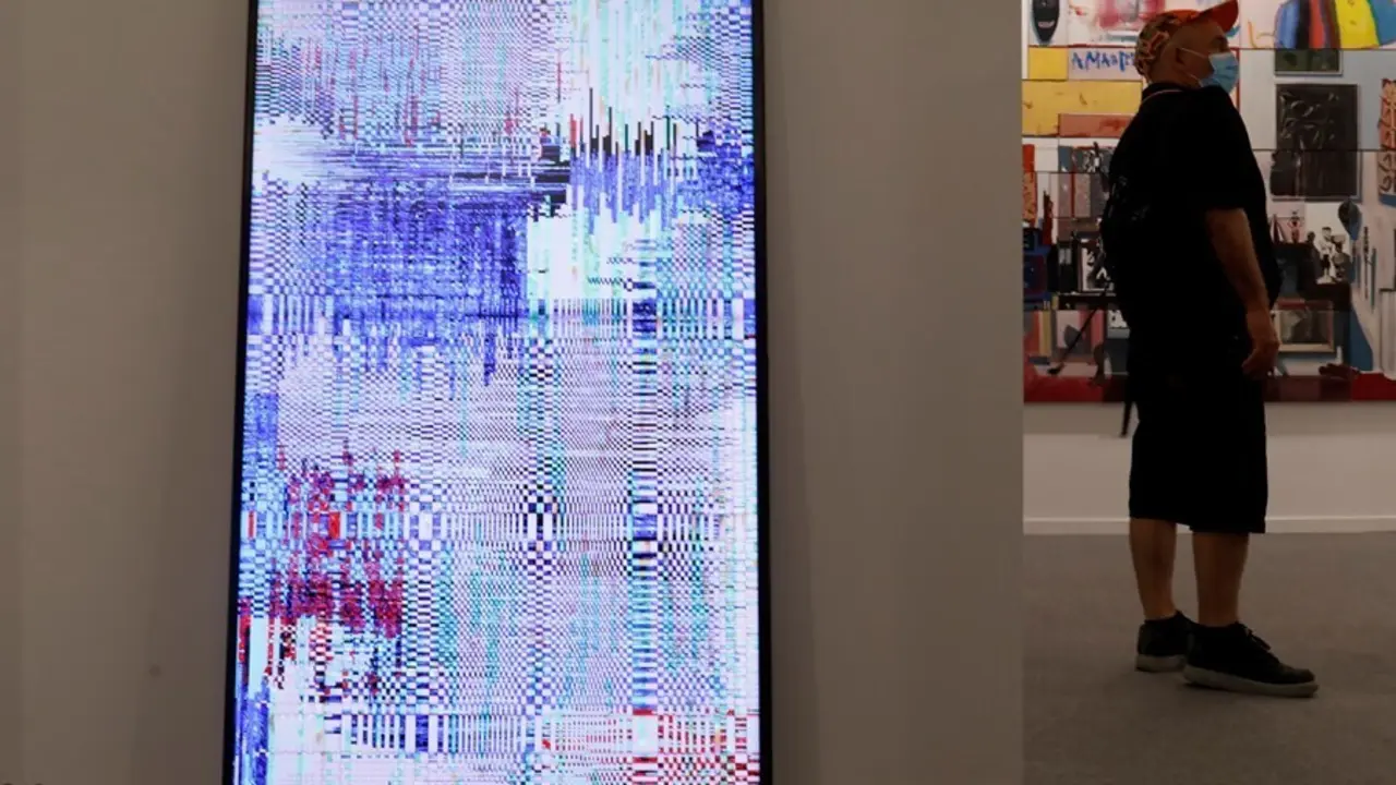 Un algoritmo del autor Daniel Canogar, durante el primer d&iacute;a de ARCOmadrid 2021