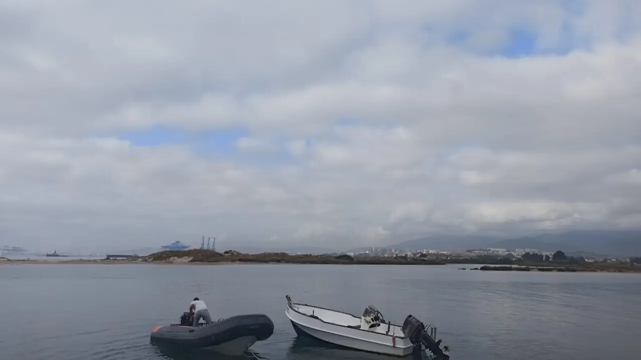 Dos detenidos en Algeciras (C&aacute;diz) con 6.000 cajetillas de tabaco de contrabando en la desembocadura del r&iacute;o Palmones