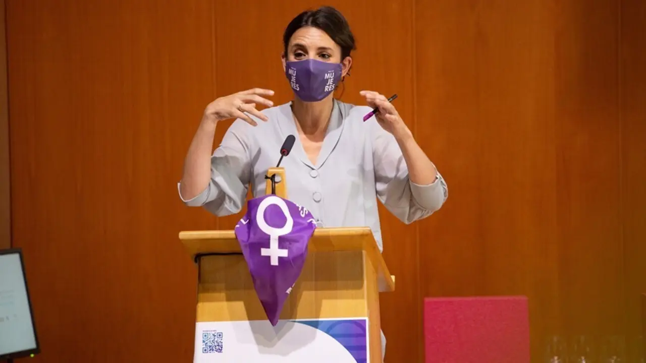 La ministra de Igualdad, Irene Montero, interviene en la inauguraci&oacute;n del I Congreso Internacional de Educaci&oacute;n y G&eacute;nero, a 7 de julio de 2021, en Soria, Castilla y Le&oacute;n, (Espa&ntilde;a). Soria celebra el I Congreso de Educaci&oacute;n y G&eacute;nero desde este mi&eacute;rcoles, 7 