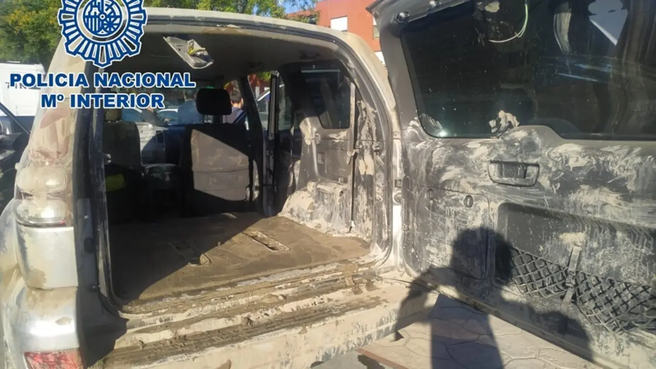Interceptado en Sanl&uacute;car (C&aacute;diz) un todoterreno con 900 kilos de hach&iacute;s tras un alijo en el r&iacute;o Guadalquivir