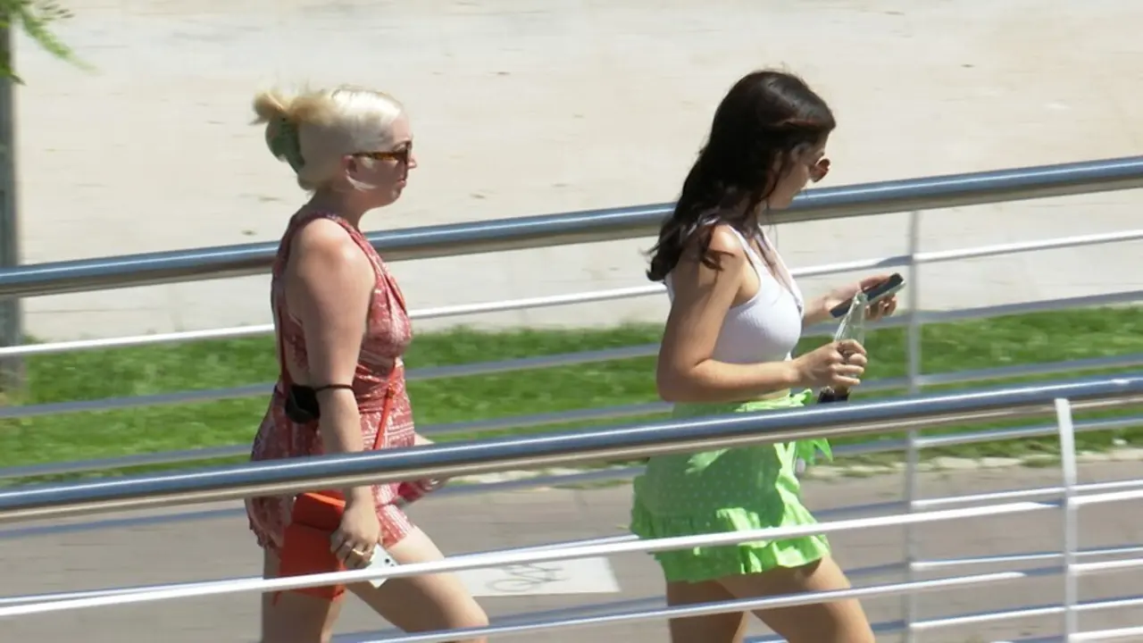 Ola de "calor insoportable" en Val&egrave;ncia con temperaturas hasta los 40 grados