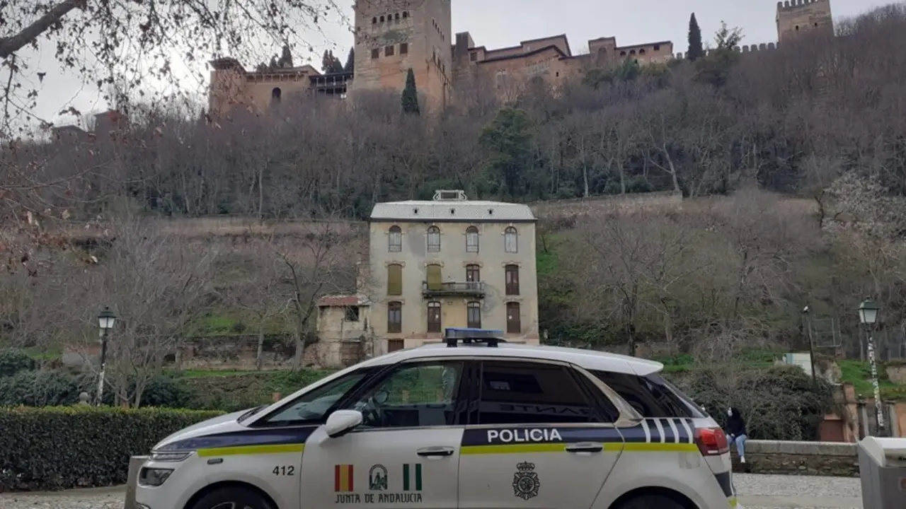 Veh&iacute;culo de la Unidad de Polic&iacute;a Adscrita a la Junta de Andaluc&iacute;a