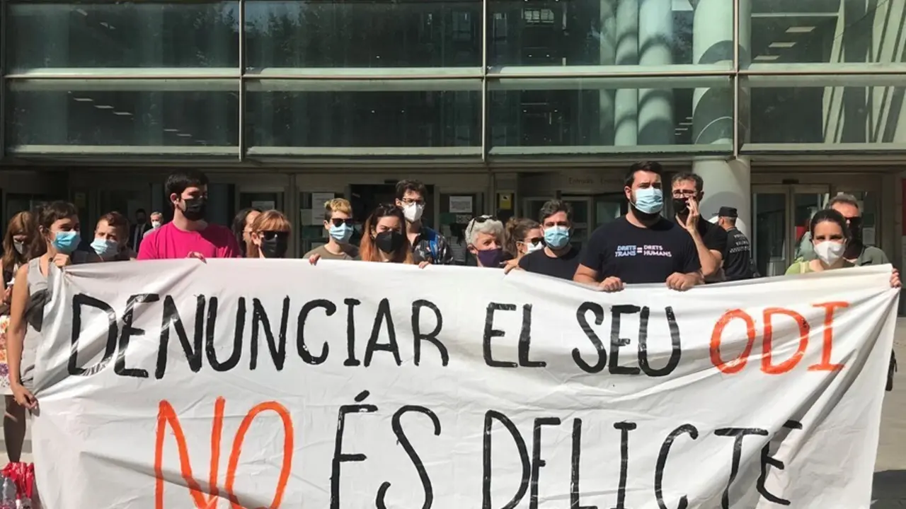 Juzgan a tres personas por los incidentes registrados por la llegada del autob&uacute;s de Hazte O&iacute;r a Val&egrave;ncia en marzo de 2019