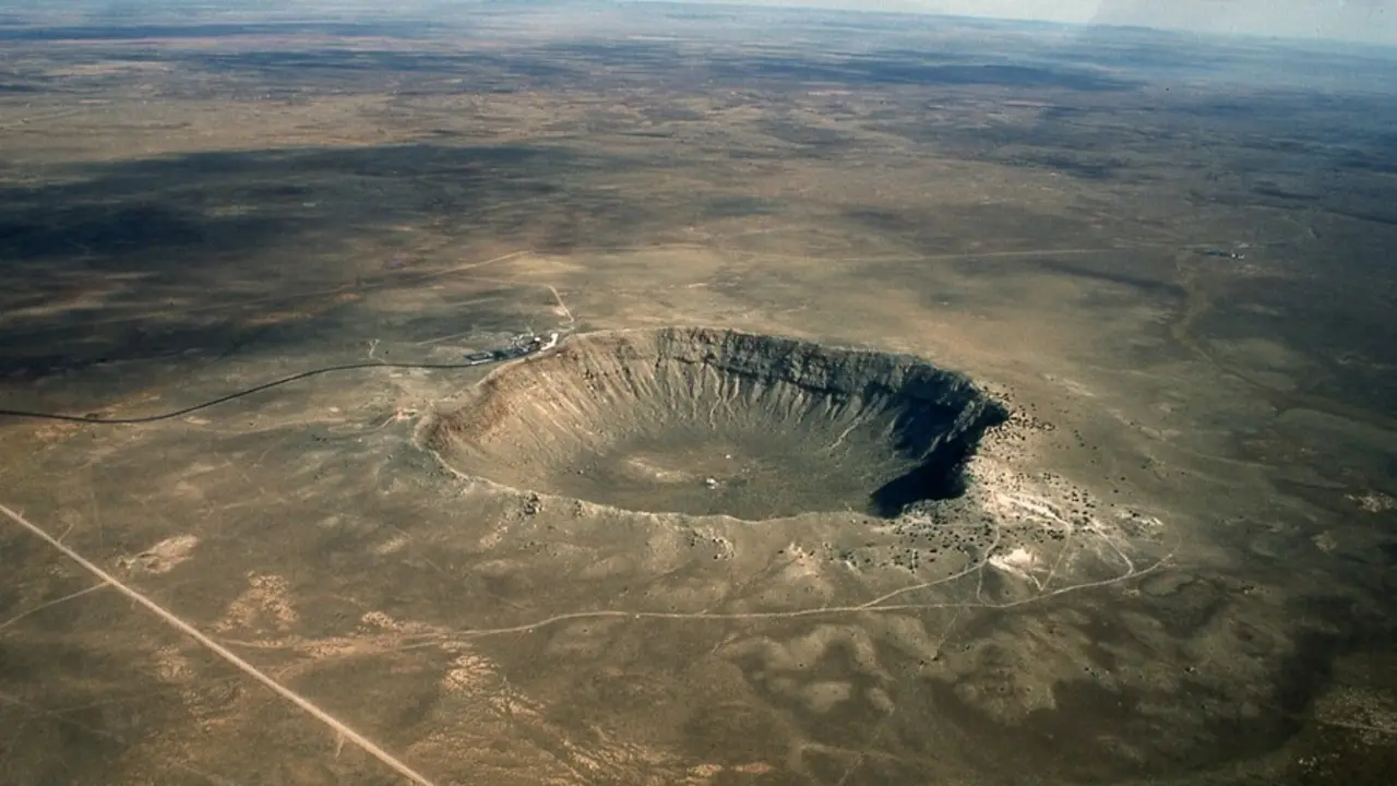 Archivo - Cr&aacute;ter de meteorito en Arizona (Estados Unidos) resultado del impacto de un meteoro de 50 metros, mientras que los impactos descritos en el trabajo actual pueden haber sido cientos de veces mayores